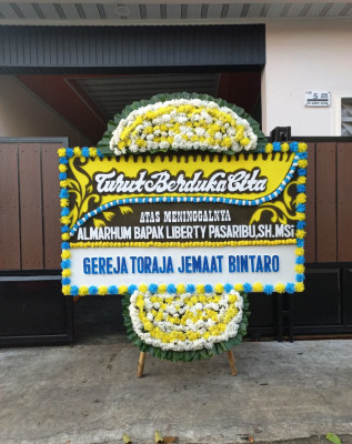 Papan Bunga Duka di Lagoa